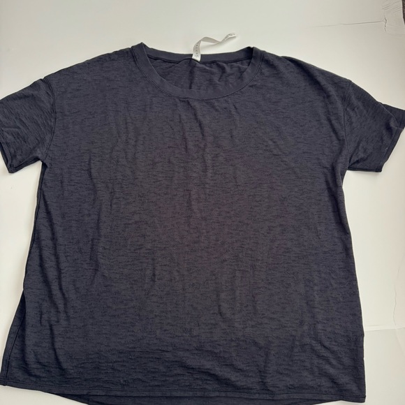 Lululemon Women’s T-Shirt Size 10 - Picture 1 of 3